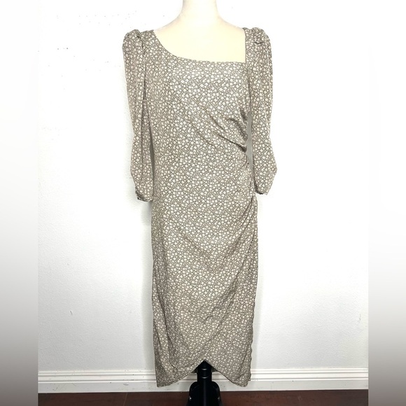 ASTR The Label Olive Floral Midi Dress - Picture 4 of 12